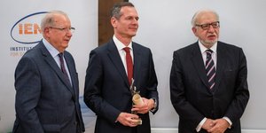 ΑΔΜΗΕ: Βράβευση του προέδρου και διευθύνοντος συμβούλου Μάνου Μανουσάκη, από τον ΙΕΝΕ