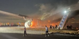 Το αεροσκάφος της Japan Airlines που συγκρούστηκε με αεροπλάνο της ακτοφυλακής