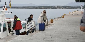 Η άφιξη της Ελενας Ακρίτα στις Σπέτσες 