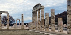 Εγκαίνια του αναστηλωμένου και αποκατεστημένου ανακτόρου του Φιλίππου Β΄ της Μακεδονίας, στις Αιγές