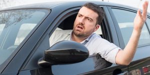 Άσχημη συμπεριφορά από οδηγό