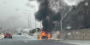 Κάηκε ολοσχερώς όχημα στην Εγνατία Οδό-Φωτό kozanimedia
