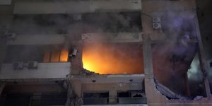 Κτίριο φλέγεται στη Βηρυτό 