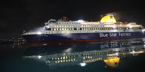 Το Blue Star Delos έκανε ποδαρικό στο λιμάνι του Πειραιά για το 2024