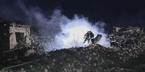 διασωστες συντρίμμια 