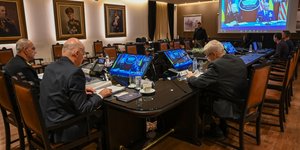 Ο Νίκος Δένδιας σε τηλεδιάσκεψη με Λόιντ Όστιν και Γενς Στόλτενμπεργκ για την Ουκρανία