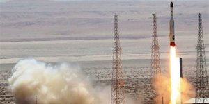 Η Τεχεράνη εκτόξευσε "με επιτυχία" έναν νέο ερευνητικό δορυφόρο