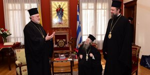 Ο Αρχιεπίσκοπος Αμερικής Ελπιδοφόρος με το νέο Μητροπολίτης Θεσσαλονίκης Φιλόθεο και τον πρώην Μητροπολίτη Άνθιμο 