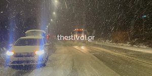 Φορτηγό συγκρούστηκε με αλατιέρα στην ΕΟ Σερρών-Θεσσαλονίκης