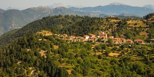 Ο πέτρινος ανερχόμενος προορισμός όπου πρωταγωνιστεί η απόλυτη ξεκούραση και το καλό φαγητό