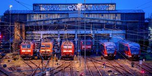 Ακινητοποιημένοι από τα χαραμάτα οι συρμοί σε μεγάλο μέρος της Γερμανίας