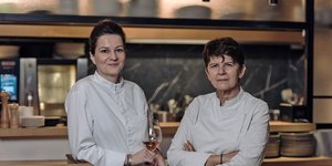 Γυναίκες σεφ κουζίνα εστιατόριο Merceri Θησείο