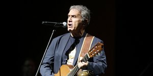 Γιώργος Νταλάρας