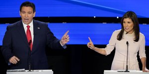 Ο κυβερνήτης της Φλόριντα Ρον ΝτεΣάντις και η πρώην πρεσβεύτρια των ΗΠΑ στον ΟΗΕ Νίκι Χέιλι