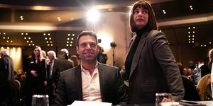 Ο Στέφανος Κασσελάκης και η Ρ. Σβίγγου στην ΚΕ ΣΥΡΙΖΑ