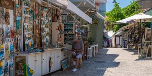 στενακι με τουριστικα