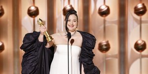 Η Λίλι Γκλάντστοουν παραλαμβάνει το βραβείο της