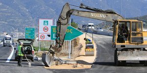 μπουλντοζα εργασιες