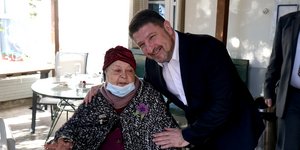 Ο νέος περιφερειάρχης Αττικής Νίκος Χαρδαλιάς στο Άσυλο Ανιάτων