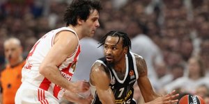 Ο Κέβιν Πάντερ με τη φανέλα της Παρτίζαν