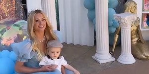 Η Πάρις Χίλτον με τον γιο της Φοίνιξ στο πάρτι γενεθλίων του 