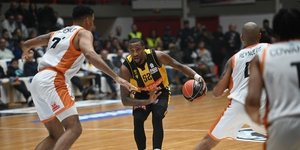 Εκτός έδρας αποστολές για ΑΕΚ και Προμηθέα