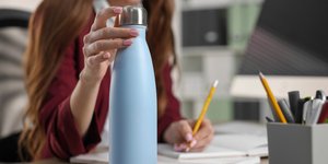 Το επαναχρησιμοποιούμενο μπουκάλι νερού ίσως έχει περισσότερα βακτήρια από όσα νομίζετε