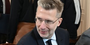 Ο υπουργός Επικρατείας Άκης Σκέρτσος στο υπουργικό συμβούλιο 