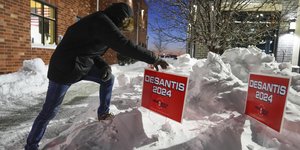 ταμπελες στο χιονι 