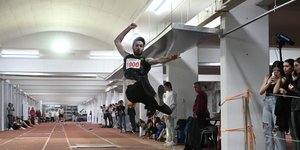 Ο Μίλτος Τεντόγλου σε άλμα στο ΟΑΚΑ