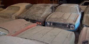 Σπάνια αυτοκίνητα βρέθηκαν σε αποθήκη στο Τέξας