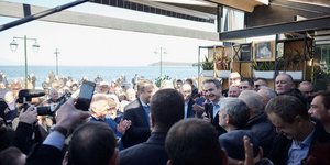 Μητσοτάκης σε καφέ της Βόνιτσας: Θα βοηθήσουμε τους αγρότες