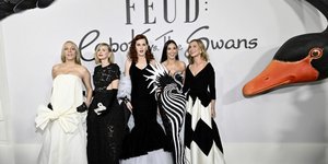 Γιατί οι γυναίκες άνω των 50 κλέβουν την παράσταση στο κόκκινο χαλί