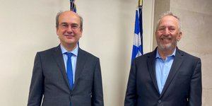 Λάρι Σάμερς: «Η Ελλάδα θα πρέπει να είναι υπερήφανη γιατί είναι η πιο βελτιωμένη οικονομία στον κόσμο»