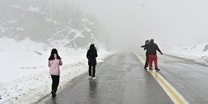 Χιονόπτωση στα Βίλια Αττικής 