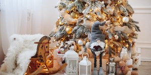 Ωρα για ξεστόλισμα του χριστουγεννιάτικου δέντρου