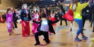 Διεθνές φεστιβάλ Ζεϊμπέκικου: Μικροί και μεγάλοι χόρεψαν με την ψυχή τους στο Μαρούσι