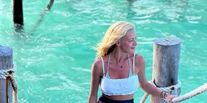 η Ζέτα Μακρυπούλια με μπικίνι