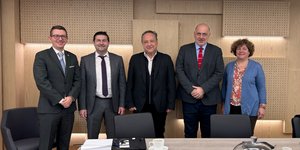 Ο Στέλιος Αγγελούδης συναντήθηκε με τη διοίκηση του ΕΥΑΘ 