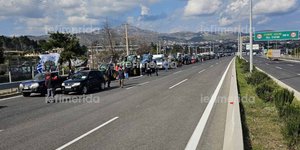 Τα τρακτέρ πέρασαν τα διόδια στις Αφίδνες
