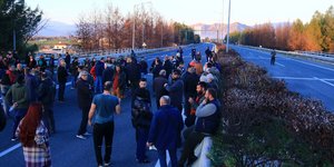 Συμβολικός αποκλεισμός από αγρότες