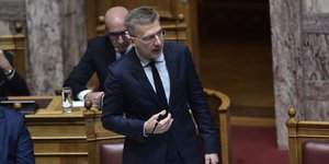 Ο Ακης Σκέρτσος απαντά στον Ανδρουλάκη στη Βουλή