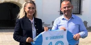 Η Ακτάς με φανέλα της νέας της ομάδας