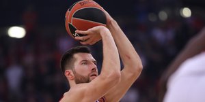 Άλεκ Πίτερς