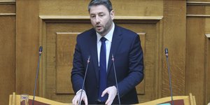 ανδρουλακης μισανοιχτο στομα βουλη