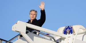 Ο ΥΠ ΕΞ των ΗΠΑ, Άντονι Μπλίνκεν κατά την αναχώρησή του για τη νέα περιοδεία στη Μ. Ανατολή