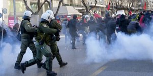 Επεισόδια μεταξύ αντιεξουσιαστών και Αστυνομίας στο ΑΠΘ