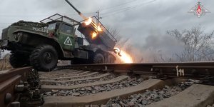 αρμα περνα γραμμες τρενου