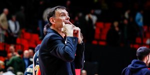 Ο Γιώργος Μπαρτζώκας στο ματς κόντρα στη Βαλένθια