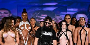 Ο Joel Alvarez με τα μοντέλα του